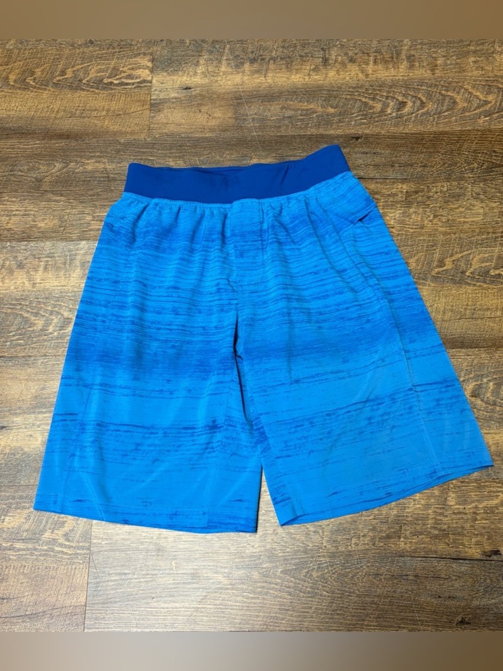 Lululemon Core Linerless Blue Wave Athletic Shorts Mens Small